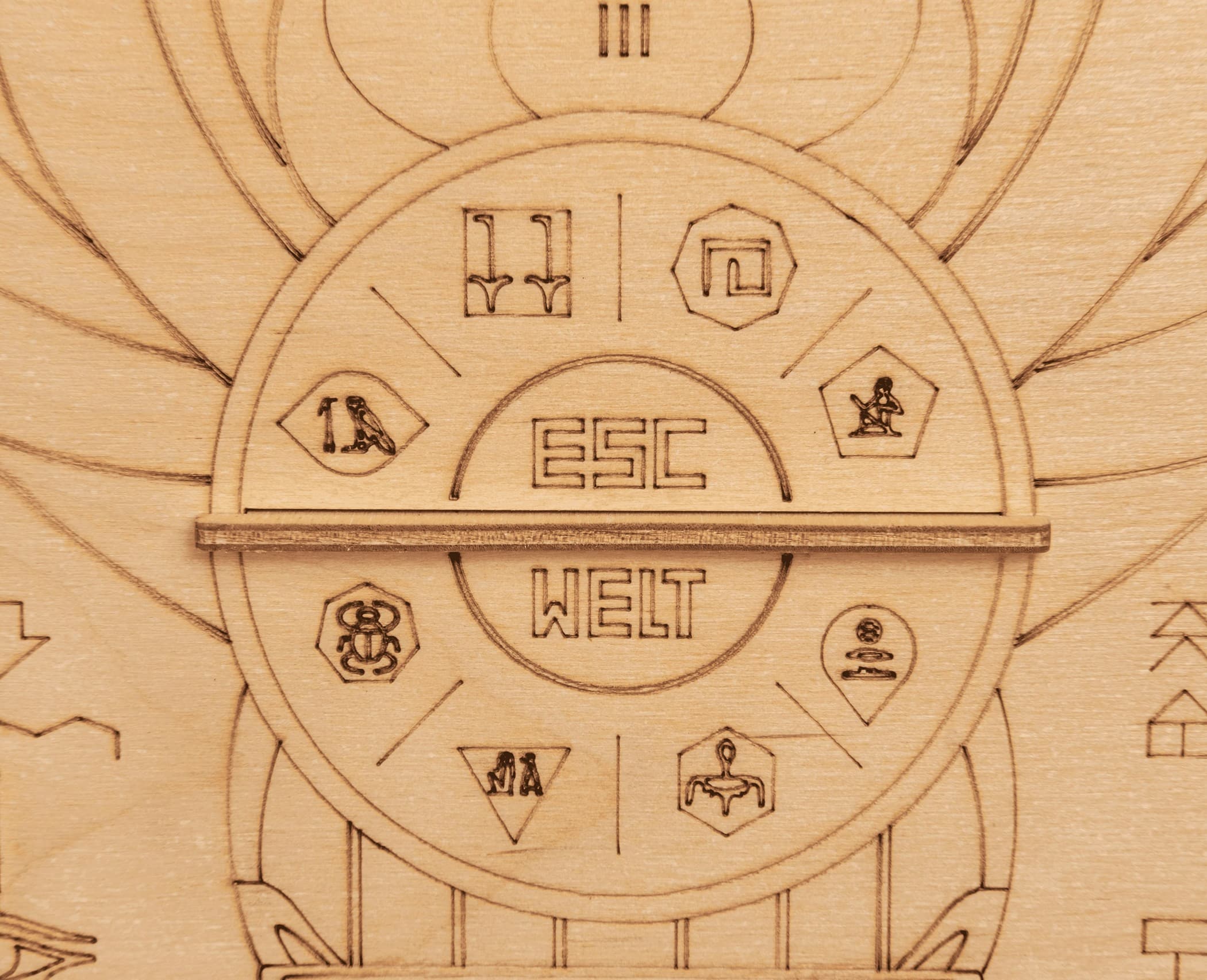 Bilder och foton av Quest Pyramid. ESC WELT.