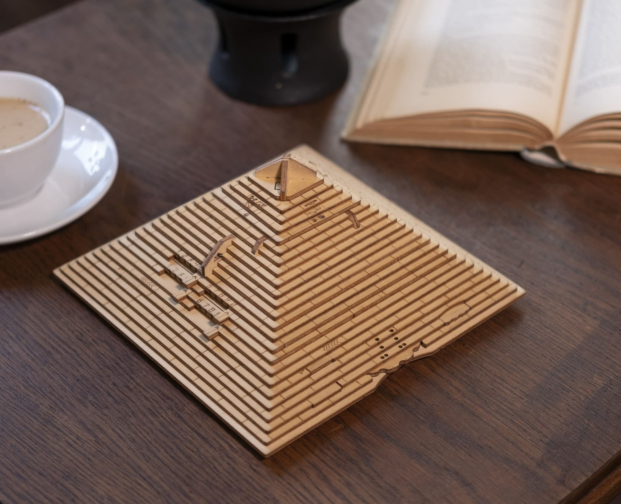 Bilder och foton av Quest Pyramid. ESC WELT.